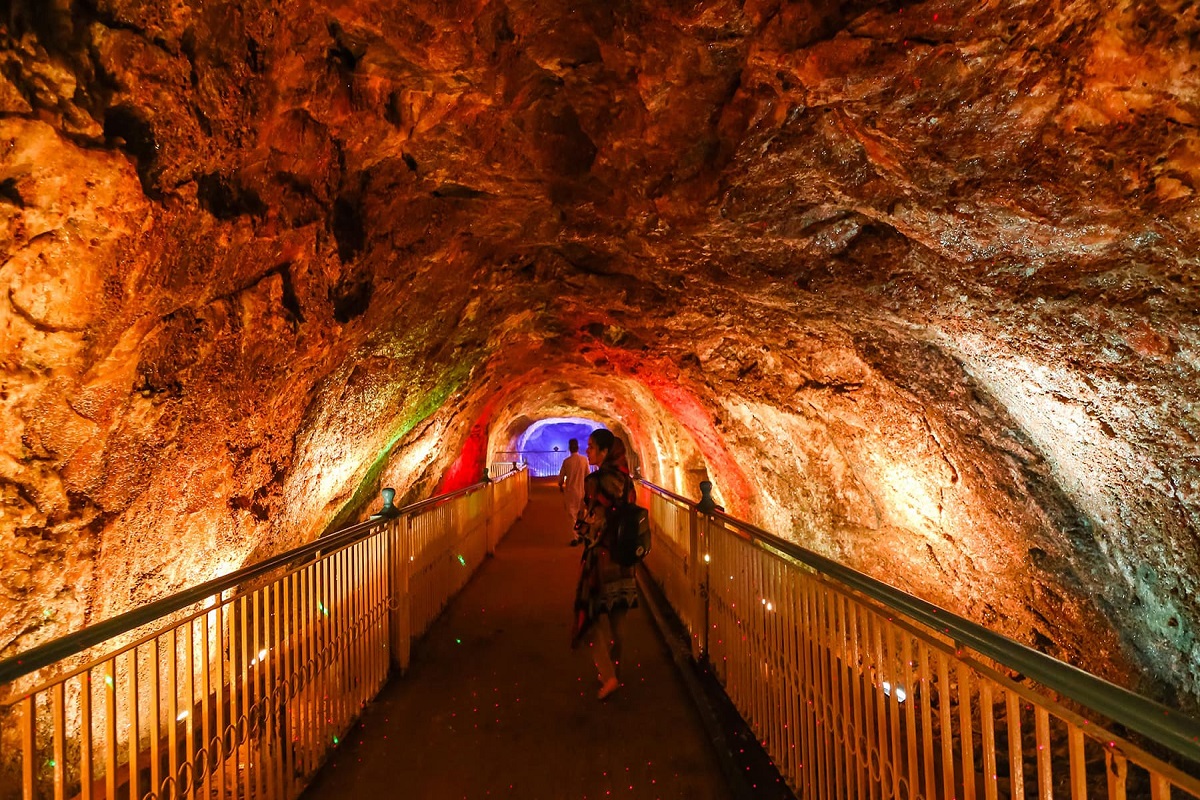 Tour Khewra Salt Mine & Kartas Raj Temples